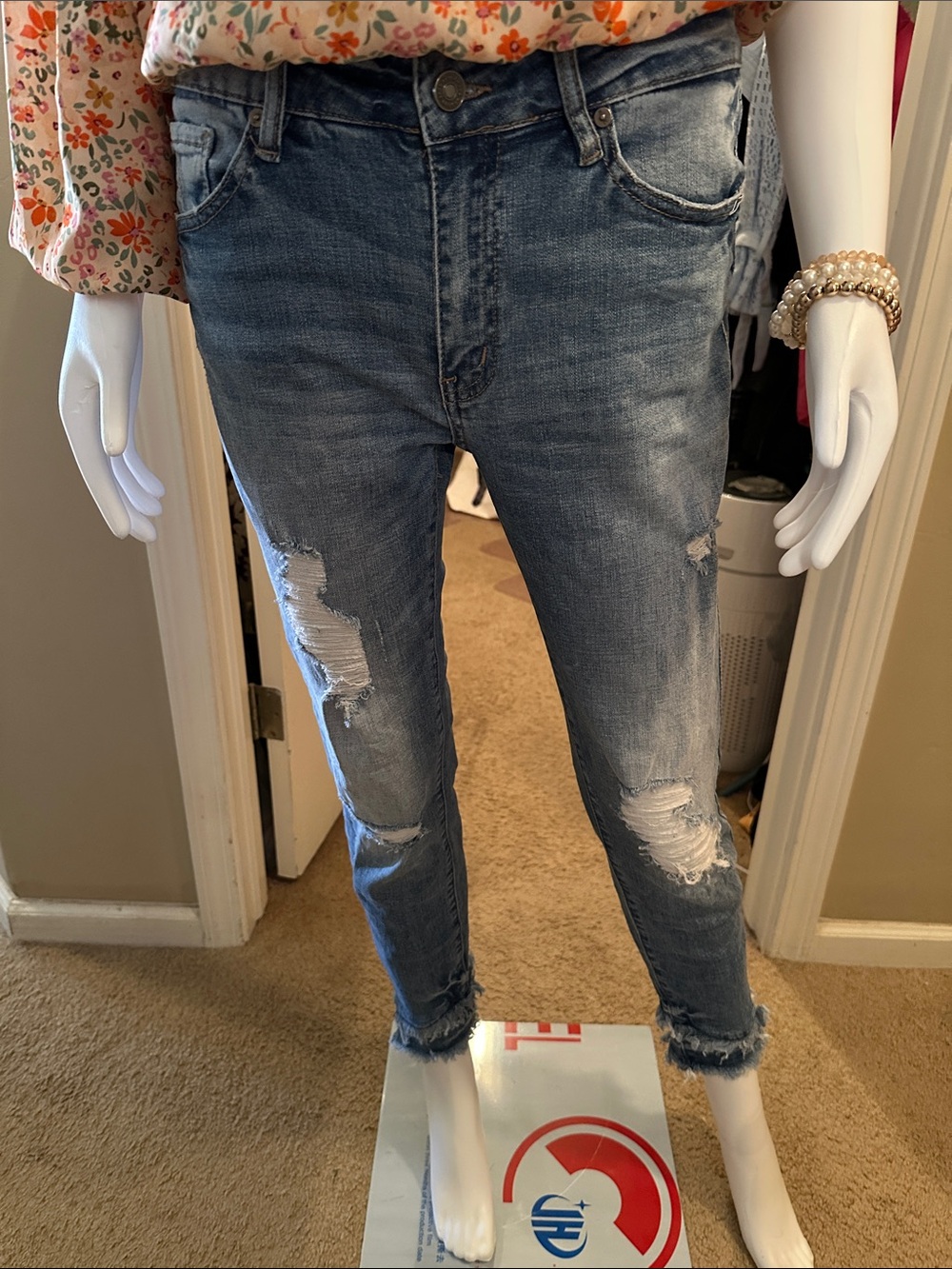 KanCan Distressed Dark Wash Ankle Jeans